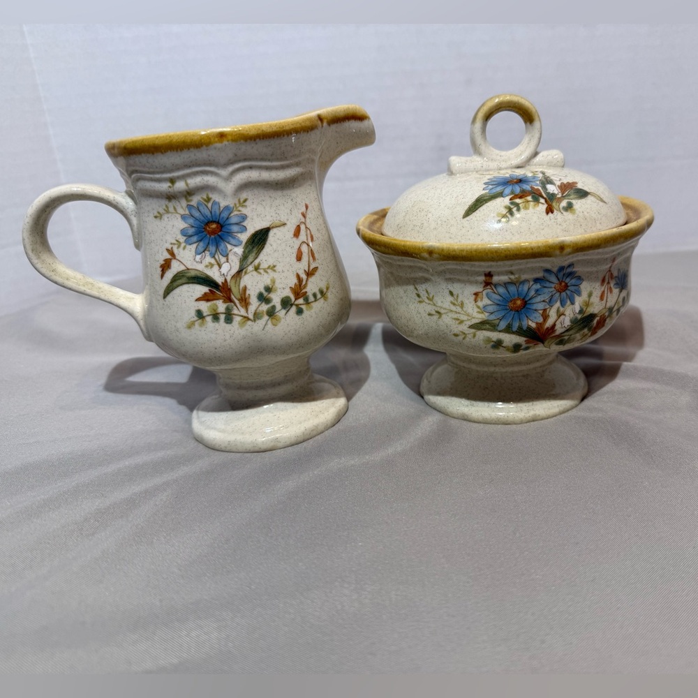Vintage Mikasa EB 804 Blue Daisies scalloped creamer & sugar bowl